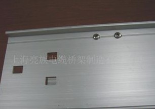 鍍鋅金屬橋架有著什么優(yōu)勢？