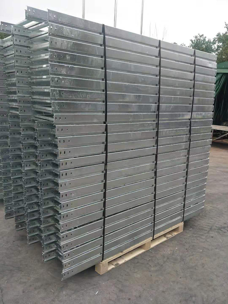 減少環(huán)境因素對熱浸鋅橋架的影響